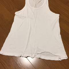 タンクトップ