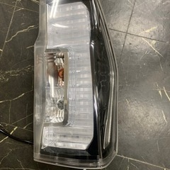 LA610S 右リヤ純正LEDテールランプ