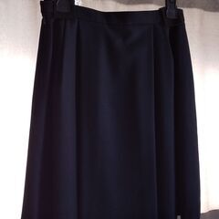 MACKINTOSH　PHILOSOPHYの濃紺無地のスカート の画像
