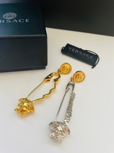 ヴェルサーチVersace  ピアス