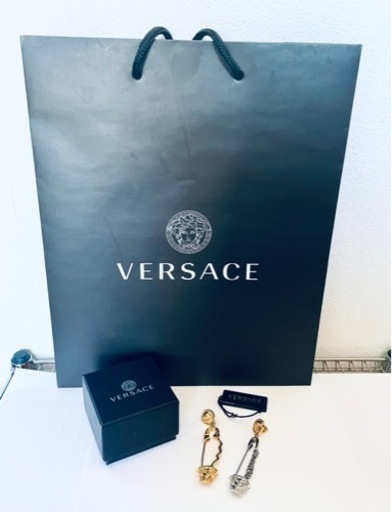 ヴェルサーチVersace  ピアス