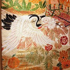 きらびやかな帯の画像