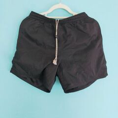 ハーフパンツ　黒　撥水