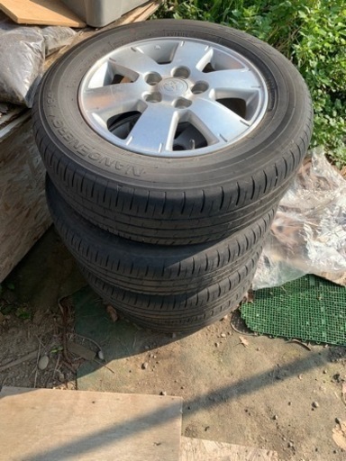 ノア、ヴォクシー適応タイヤ！フォイル付き［値段交渉可能］