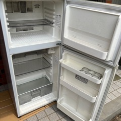 無料です！冷蔵庫サンヨー106L早いもの勝ち！の画像