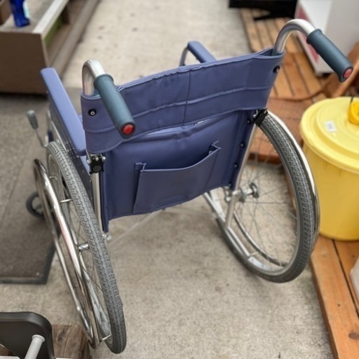 コンパクトに折りたためる車椅子