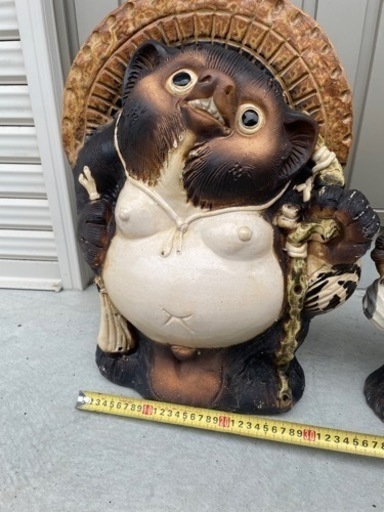 タヌキの置物　中と小