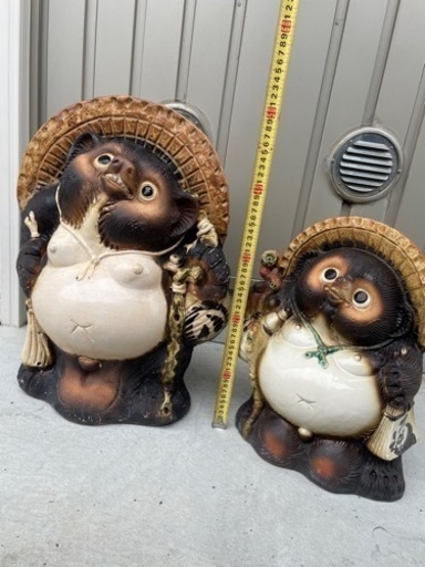 タヌキの置物　中と小