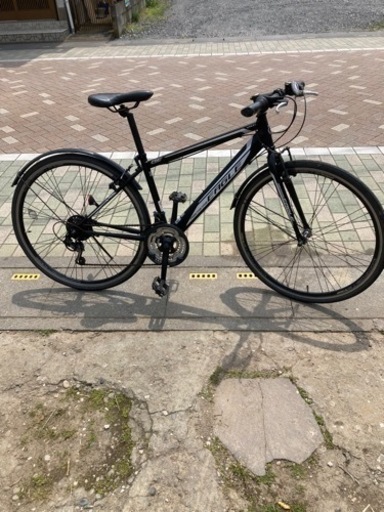 クロスバイク　マウンテン　ブラック艶消し 28c １８段　通勤快速