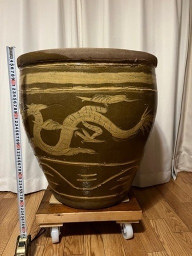 メダカ鉢　睡蓮鉢　金魚　庭　雨水の樋受貯水用