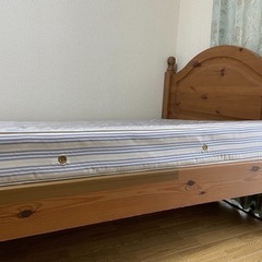 西川リビング　木製　シングルベッド　フレーム　マットレス　の画像