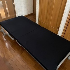 折りたたみベットの画像