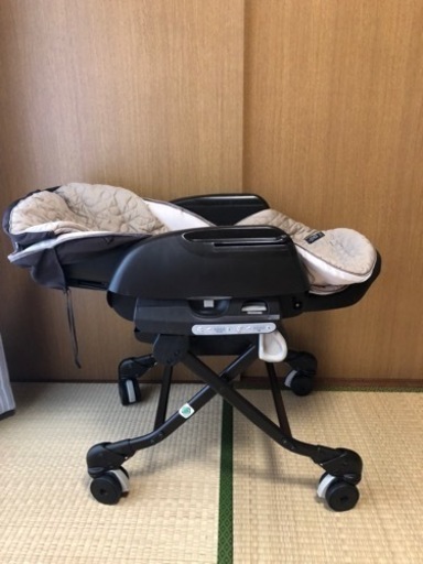 【美品】コンビ　電動ネムリラ