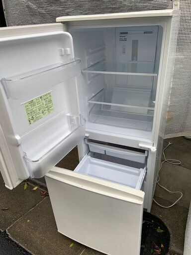 最短当日配送可★無料で配送及び設置いたします★SHARP 冷蔵庫 SJ-D14C-W 付替左右開き 2017年製★SHA3
