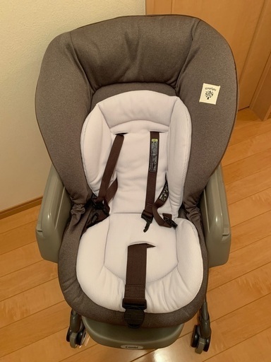 【美品】コンビ combiネムリラ  オートスウィング　値下げ中