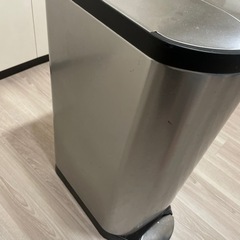 シンプルヒューマンゴミ箱の画像
