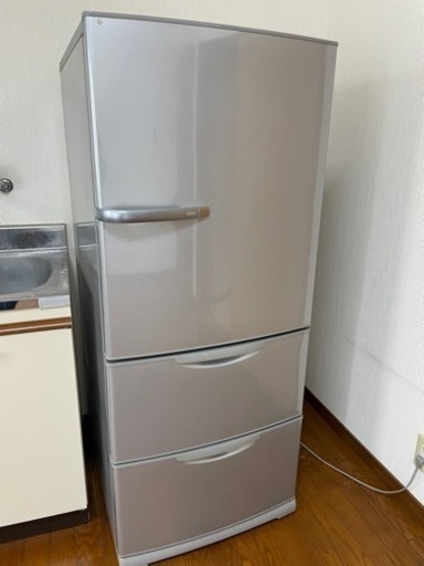 再度値下げです。2015年製のAQUA冷蔵庫　AQR-271D(S)