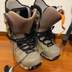 BURTONスノーボード、バインディング、ブーツ3点セットの画像