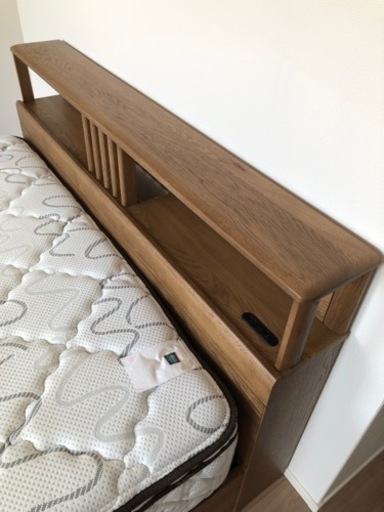 サータマットレスとベッドフレームセット　