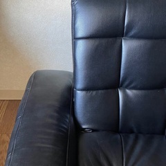ソファ（黒、合皮）の画像