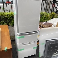 2009年式、3ドア冷蔵庫