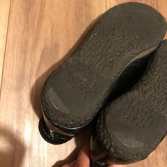 スピングル　カンガルーエナメルレザーのフラットシューズの画像