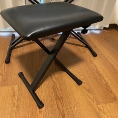 ヤマハ　YAMAHA   P125 ホワイト　電子ピアノ　(ヘッドホン、台、椅子付き)の画像