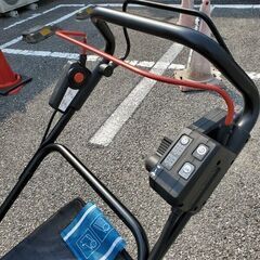 【2月26日までの大特価品！】makita マキタ MLM462D 充電式芝刈機【野田愛宕店】【店頭取引限定】【中古】管理番号：ITD9Y441SNMQの画像