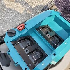 【2月26日までの大特価品！】makita マキタ MLM462D 充電式芝刈機【野田愛宕店】【店頭取引限定】【中古】管理番号：ITD9Y441SNMQの画像