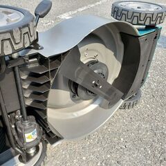 【2月26日までの大特価品！】makita マキタ MLM462D 充電式芝刈機【野田愛宕店】【店頭取引限定】【中古】管理番号：ITD9Y441SNMQの画像
