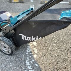 【2月26日までの大特価品！】makita マキタ MLM462D 充電式芝刈機【野田愛宕店】【店頭取引限定】【中古】管理番号：ITD9Y441SNMQの画像