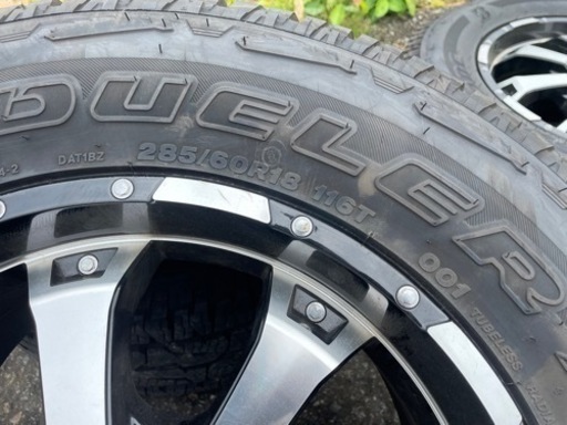 【美品】MKW MK46 PCD127 ジープ JKラングラー に使用 285/60R18 ブリヂストン DUELER 21年式 バリ山