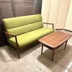 【売約済み】　【展示品】　飛騨産業　侭　ジン　Jin ソファテーブル　リビングテーブル　センターテーブル　キツツキ　HLS トノー形　丸面型　棚板あり　検　Prescelto プレシェルト　2.5p 2.5人掛け　キツツキマーク　飛騨家具　ソファー　2人掛け　3人掛け　2p 3p  極上品　美品　北欧　カリモク　マルニ　柏木工　WD MIG  ホワイトオーク　バーチ　無垢材　クレセント　SEOTO VIOLA 　森のことば　オーダーメイド　カスタマイズ　【115,500円程】の画像