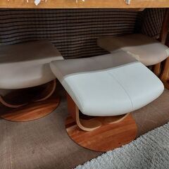 カリモク　ＴＨＥ FIRST　ＲＵ７３シリーズ　本革パーソナルチェア　Ｍサイズ　ベージュ　【愛品倶楽部柏店】の画像