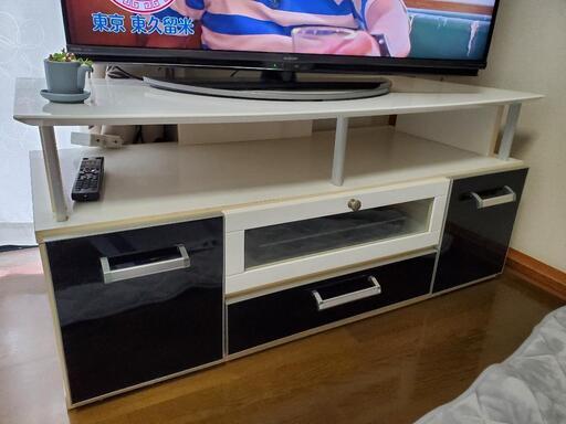 テレビラック