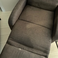 1人掛けソファ　手動でオットマンが出ますの画像