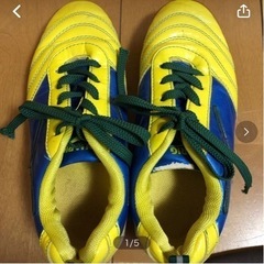 フットサルシューズ　記名ありの中古品　22.5cm DUARIG