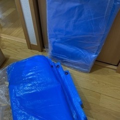ブルーシート　2枚の画像