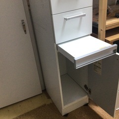 隙間収納　引き渡し調整中の画像