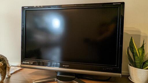 SHARP AQUOS　37型テレビ