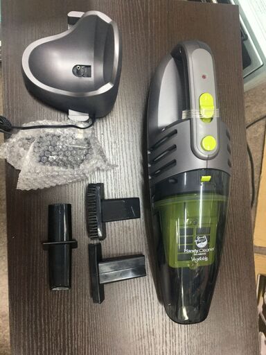 【取りに来て頂ける方】充電式コードレスハンディークリーナー 掃除機 新品未使用