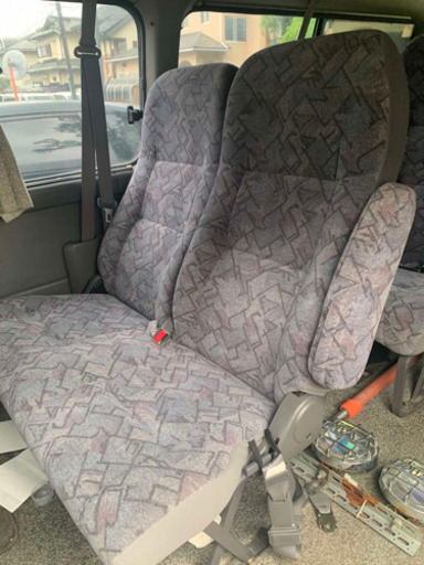 日産キャラバン　リアシート