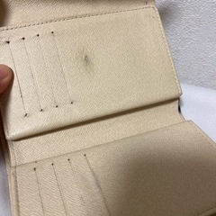 LOUIS VUITTONのダミエの長財布の画像