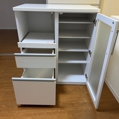 「取引交渉中」ニトリ食器棚の画像