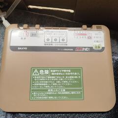 [本日夕方まで]サンヨー ホットカーペット ３畳用の画像