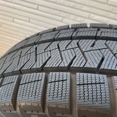 スタッドレスタイヤ 225/55/R17の画像