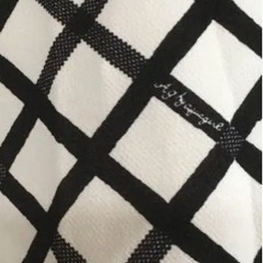 ワールドチェックスカートの画像