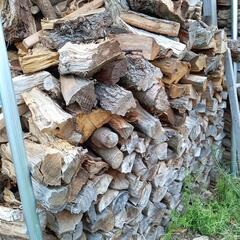 配達無料エリアあり　９月限定　薪置場崩壊のため数量限定特価で　乾燥薪　100キロ単価の画像