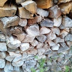配達無料エリアあり　９月限定　薪置場崩壊のため数量限定特価で　乾燥薪　100キロ単価の画像