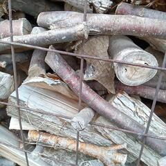 配達無料エリアあり　９月限定　薪置場崩壊のため数量限定特価で　乾燥薪　100キロ単価の画像